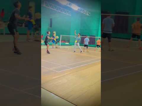 hand feeding multishuttle drill🏸#badminton #ytshorts #subscribe