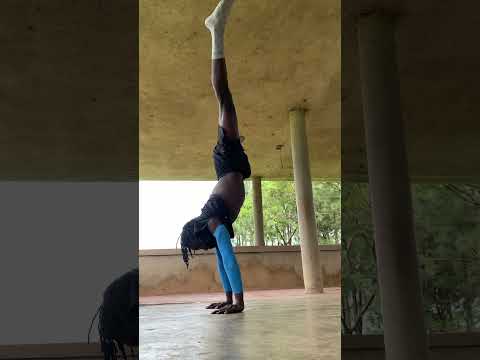 Handstand #dance #music #song #love #amapianodance #bboymusic #africa #dancemoves #motivation