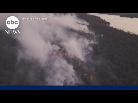 Brush fire erupts in upper Manhattan park