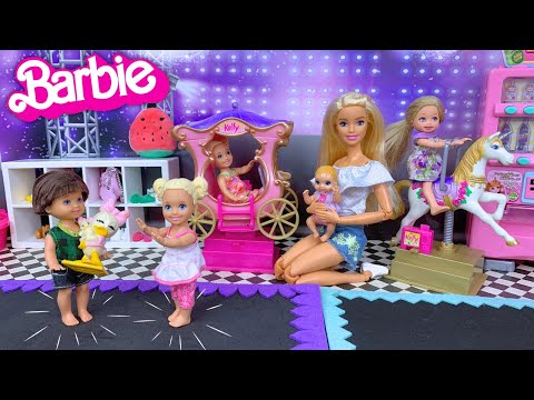 Barbie & Ken Doll Family Trampoline Park Story