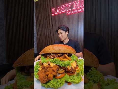 Malaysia's Largest 6.5KG Burger Challenge! #foodchallenge