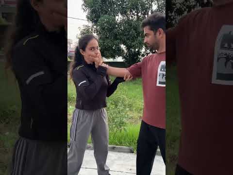 Selt defense tricks panic situations.. #selfdefensetechniques  #martialarts #selfdefensegirl