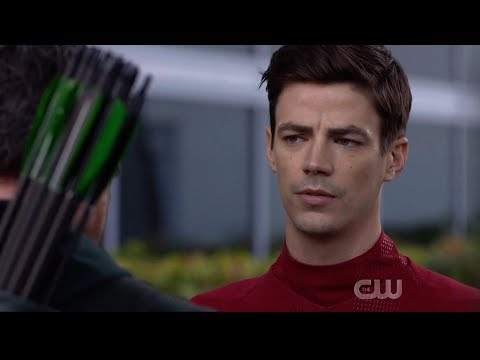 Crisis On Infinite Earths Hour One | Barry tells Oliver he dies in Crisis