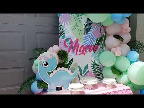 Cute Little Dino Tabletop Decoration | Balloon Garland Ideas | Mini Setup