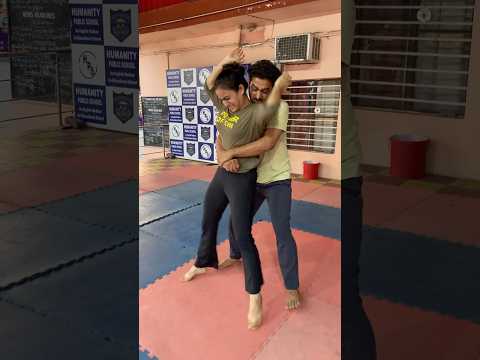 Best self defence for back hug #back #armyfight  #armyvideo