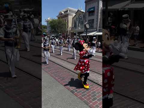 Disneyland #dolewhip Day! #shorts #disney #disneyfun #disneyside #disneyland #marchingband #fyp