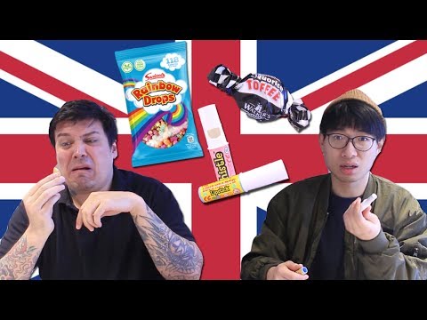 Trying retro British sweets for the first time!