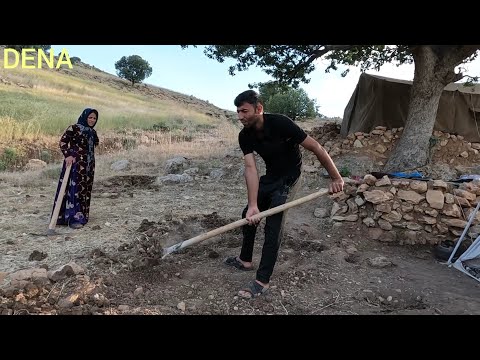 Washing the children's clothes and making the platform