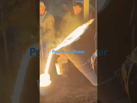 Pour Iron Water #pipe #fitting #valve #ironwater #foundry