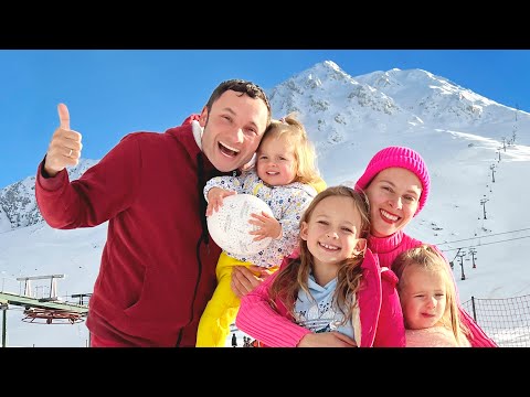 Winter holidays with Maya and her family - Song for children