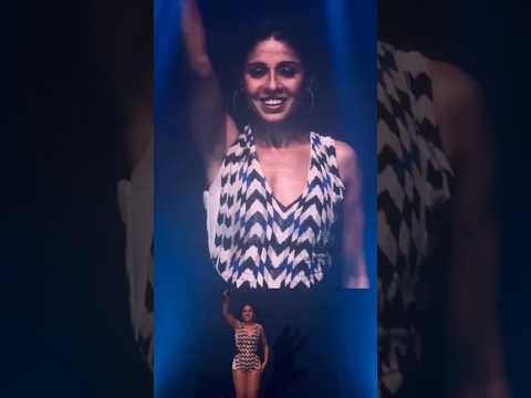 Sunidhi Chauhan Live Mehboob Mere #sunidhichauhan #concerts #aukland #dance