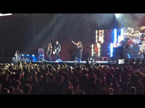 Evanescence - Live at the KoЯn 30th Anniversary Concert in Los Angeles at BMO Stadium, 10/5/24 (4K)