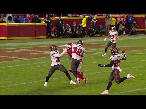 Hopkins' 35-yard deep-ball catch comes with three Bucs right around him