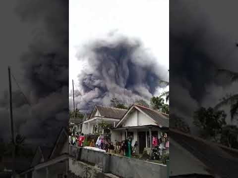 ジャワ島​​で最も高いスメル火山が噴火、1月16日