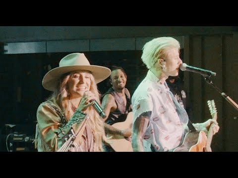 mgk & Lainey Wilson - Lonely Road [Live from Nashville]