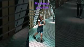 my dance practice on nazar koy na laga #aarohijha #subscribe #viral #dance