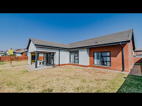 3 bedroom security estate home for sale in The Reeds | Pam Golding Properties