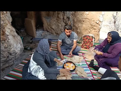 Cooking in the arms of the mountain: a quiet pleasure of traditional cooking🇮🇷