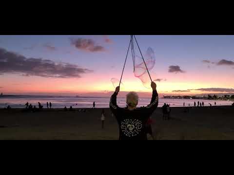 Magic bubbles at Ala Moana Beach. 8.20.2021.