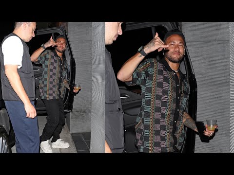 Brazilian Soccer Player Neymar Steps Out in Style For Dinner With Friends!