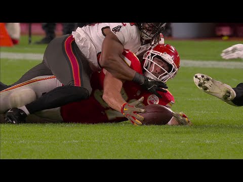 Josh Hayes falls on the Kelce fumble for a clutch turnover in the waning 1st half