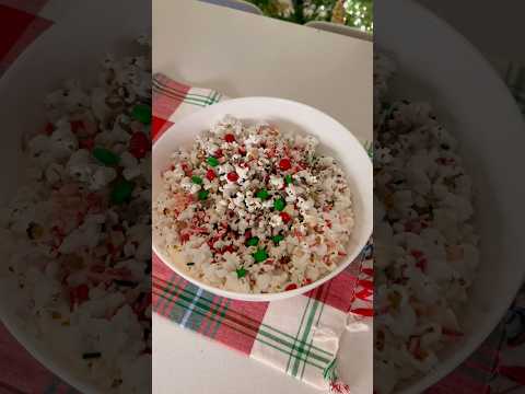 *ASMR* CHRISTMAS POPCORN! #asmr #snackmix #christmas #christmastreats #christmassnacks #popcorn