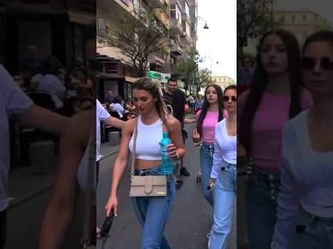 Beautiful Girls Walk in Bucharest, Romania 🇹🇩