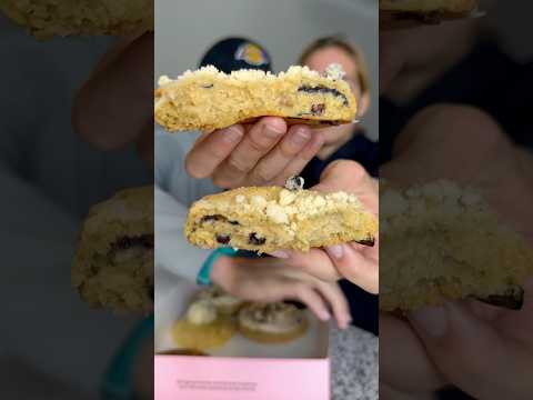 WEEKLY CRUMBL REVIEW🍪🥜 #crumbl #crumblreview #crumblcookies ​⁠@CrumblCookies #mukbang #foodie