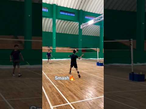 smashes 🏸#badminton #viral #shorts #subscribe