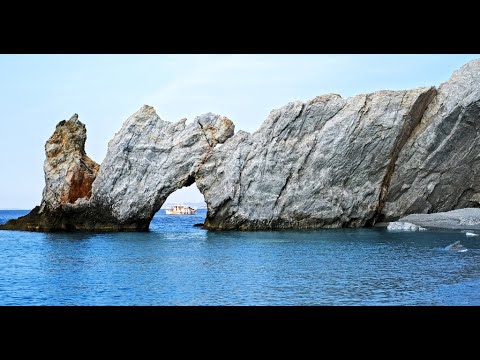 Lalaria Beach, Skiathos (short): Serene Waves & Whispering Stones in 4K | Stunning Greek Isles