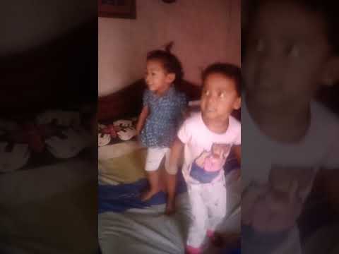 nacho nacho ananya ke jaise nacho #cutebaby #sisters dance #viral #shorts