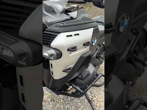 2025 BMW R 1300 GS Adventure Triple Black Close up Look & Feel