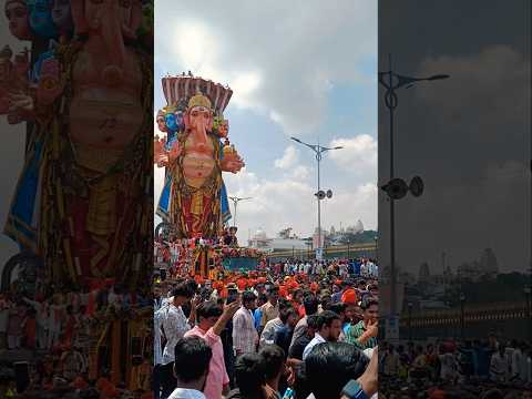 Khairathabad ka badaa ganeshe #ganesh #ganpati #ganpatibappamorya #bappa #shorts #gana