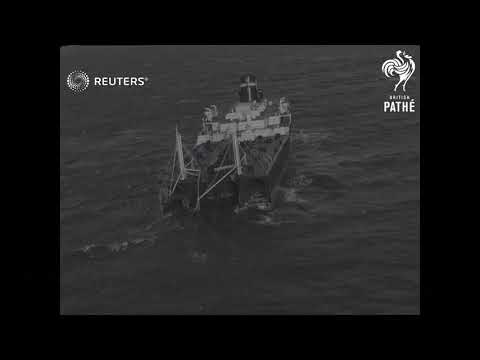 AT SEA/UNITED KINGDOM: SEA DISASTERS HIGHLIGHT GREAT STORM (1954)