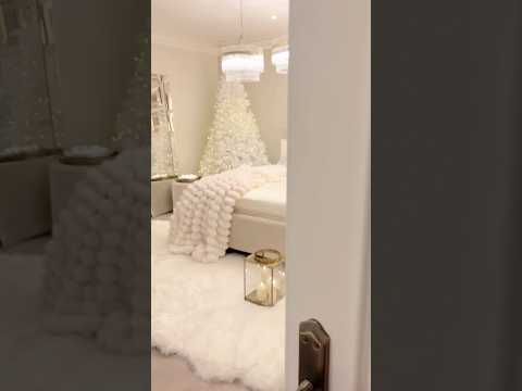 The cosiest Christmas bedroom✨#shortsvideo #homedecor #bedroom #christmas #christmasdecor