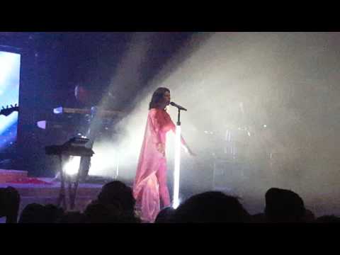 Marina and the Diamonds Lies (clip) 6/12/2015 London Palladium