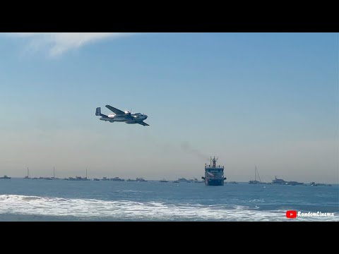 Amazing WW2 Bomber B-25J Mitchell Super Low Ocean Flyby Demo!