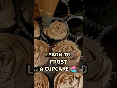 CUPCAKE DECORATING IDEAS 🧁😋|CUPCAKE FROSTING TUTORIAL| #fypシ #cake #viral #shorts  #short #asmr