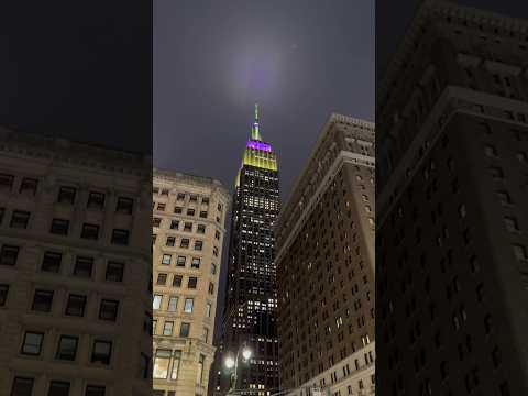 Empire State Building View, Herald Square! 🗽💜💛#shorts #empirestate #nycwalk #newyork #manhattan