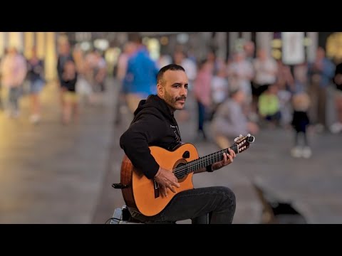 Guitarist impresses with SPECTACULAR musical display#guitarist #performance #krakow #art #music #🇵🇱