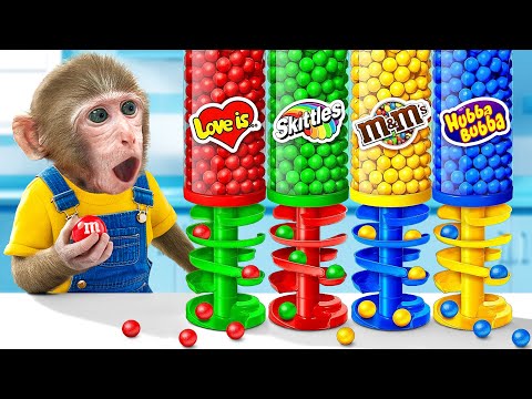 KiKi Monkey challenges with Yummy Candy Dispenser Vending Machine | KUDO ANIMAL KIKI