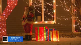 Mild November weather has Minnesotans hanging holiday lights early