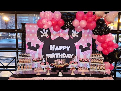 Minnie Mouse/1st Birthday Theme w/Balloon Garland Add-on