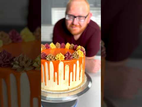 Rich Fall Colors 🍁 Vibrant Fall Cake! #shortsviral #sugarart #diy