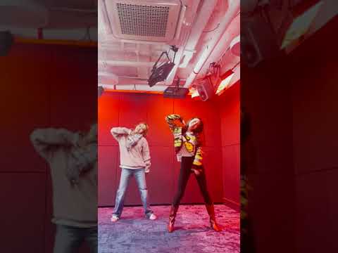 청하 Killing Me Challenge🙌 With 문별(MAMAMOO)