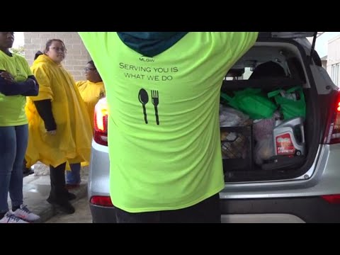 'A blessing from God' | Mobile Food Pantry helps Memphis families battle food insecurity.