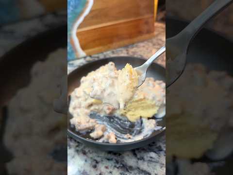 Sausage Gravy ❤️ #sausagegravy #recipes #biscuitsandgravy #hoemade