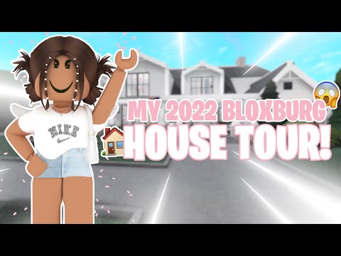 My 2022 Bloxburg HOUSE TOUR! | Roblox Bloxburg | **WITH VOICE**