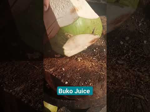 fresh buko juice pH street food #satisfying #bukojuice #streetfood #youtubeshorts @GatchieJr33