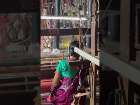 Traditional Maheshwari Saree in the making. #Saree #panchmarhi  #making #madhyapradesh #narmadariver